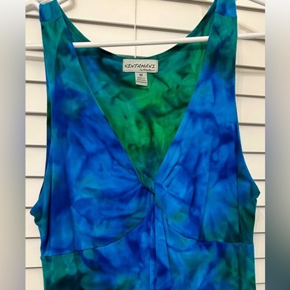 Ladies size medium sleeveless v-neck in blues and greens like new - Picture 2 of 2